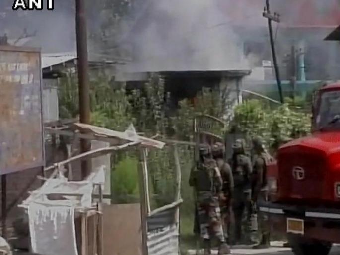 schools colleges shut in kashmir mobile internet services also blocked after abu dujana encounter | दहशतवादी अबू दुजाना एन्काउंटर : काश्मीर खो-यात मोबाइल इंटरनेट सेवा ठप्प schools colleges shut in kashmir mobile internet services also blocked after abu dujana encounter | दहशतवादी अबू दुजाना एन्काउंटर : काश्मीर खो-यात मोबाइल इंटरनेट सेवा ठप्प